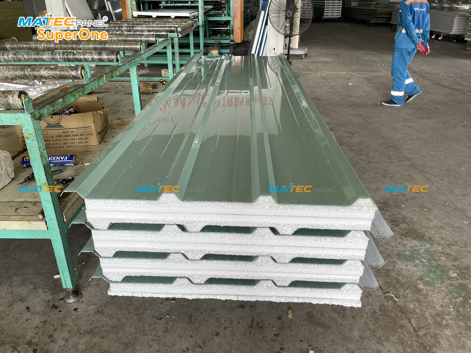 Tấm mái tôn xốp giấy bạc